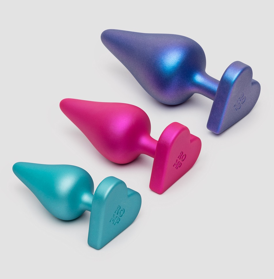 ROMP Luster 是後庭玩樂的最佳入門產品,包含三個 不同尺寸的後庭塞。憑藉細長尖端、人體工學形狀與心 形擴口底座... Romp - Luster 入門級柔軟矽膠肛塞訓練套裝 照片-5