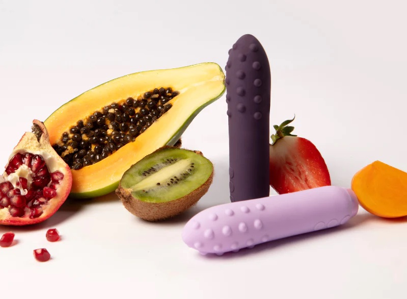 Meet Duet, a multi-surfaced bullet vibrator with small, roun... Je Joue - Duet Bullet Vibrator - Purple photo-8