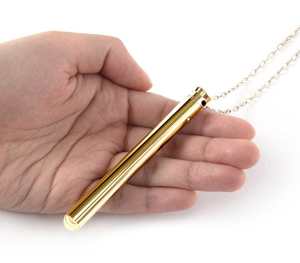 Make a sex-positive fashion statement and relish orgasms on ... Le Wand - Vibro Necklace - Gold photo-3