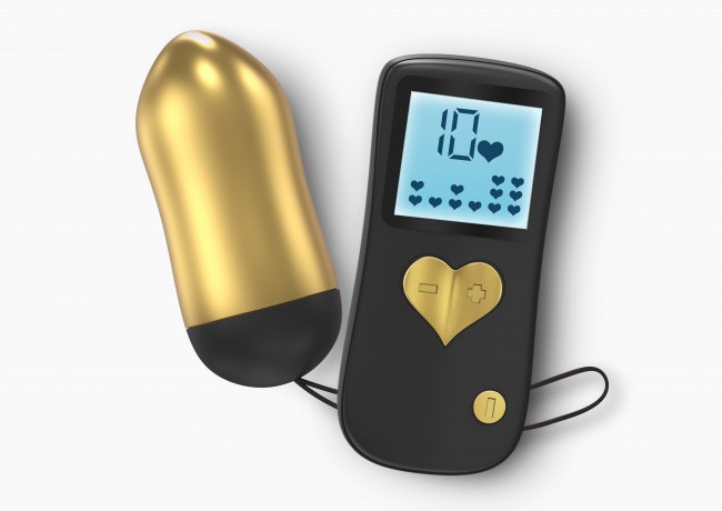 Vibrate from afar!
The first wireless personal massager act... Love to Love - Cry Baby Vibro Egg - Gold photo-3