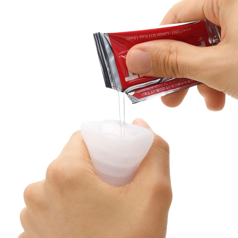 新登場的「POCKET TENGA」,正如它的名字一樣,可以輕鬆攜帶在你口袋的TENGA,以及「TENGA EGG」推出... Tenga - 口袋型自慰套 方磚紋 - 黑/紅色 照片-3