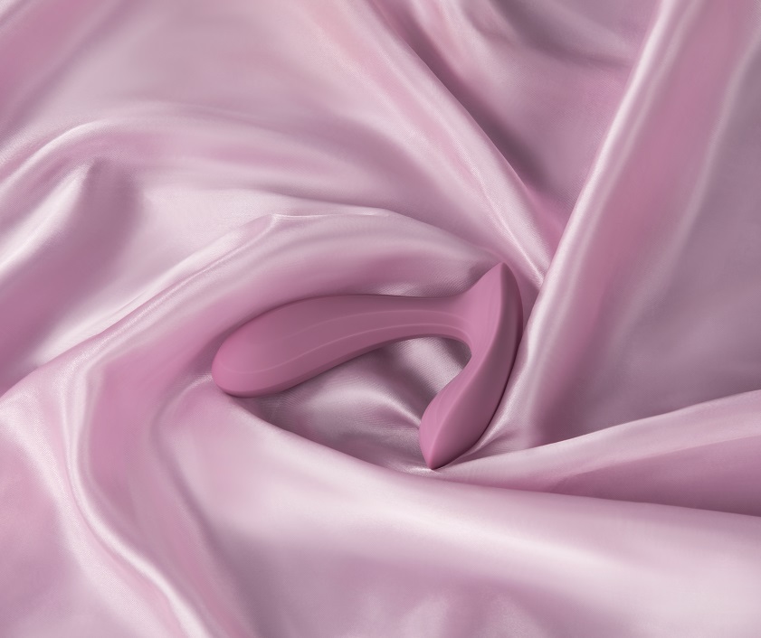 Everything rests at your fingertips. Connect with the SVAKOM... SVAKOM - Erica APP Wearable Vibrator - Romantic Rose photo-9