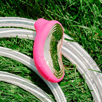 Meet the Lelo Sona 2 Clitoris Massager — a groundbreakin... Lelo - Sona 2 Clitoris Massager - Cerise photo-5