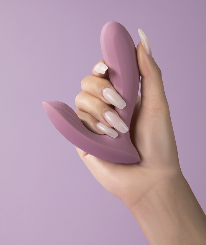 Everything rests at your fingertips. Connect with the SVAKOM... SVAKOM - Erica APP Wearable Vibrator - Romantic Rose photo-2