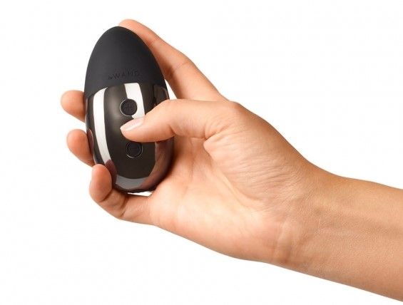 Take pleasure to new heights with Le Wand Point, a contoured... Le Wand - Point Vibrator - Black photo-2