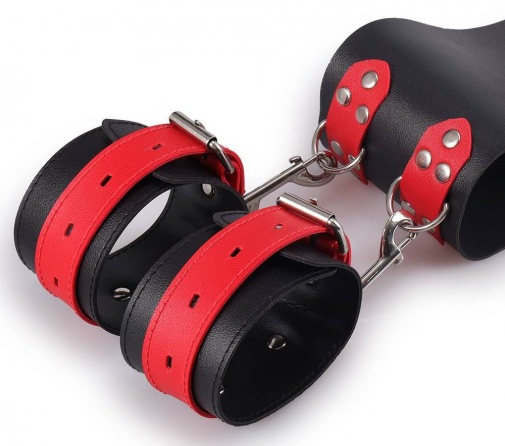 MT - Waist Band w Handcuffs - Black photo