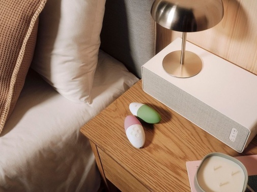 Lelo - Siri 3 Sound Activated Vibrator - Pistachio Cream photo