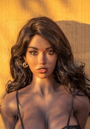 Sunniva 火辣巨乳黑人女神 F罩杯金屬骨架彈性軟胸 超柔軟矽膠仿真性愛娃娃 172 cm 照片