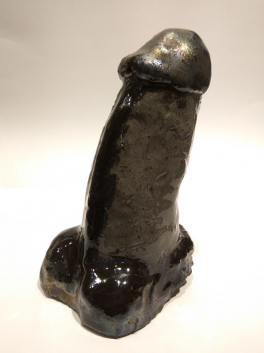 黑色大阳具雕塑 照片
