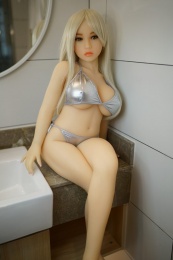 Debbi 迷你性感巨乳小淫娃 附口交超柔軟TPE仿真性愛娃娃 128 cm 照片