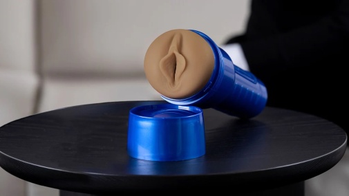 Fleshlight - 快感強襲飛機杯 - 深肉色 照片