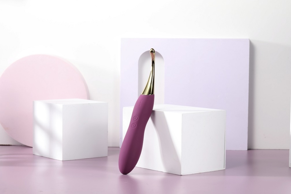 Introducing the SVAKOM Beatrice G-Spot Vibrator, an inno... SVAKOM - Beatrice G-Spot Vibrator - Violet photo-9