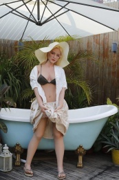  Irene 歐洲仿真實體娃娃，豐腴身材，超軟矽膠 156 cm（5’1 英尺） 照片