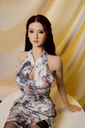 Yuri 日本曲線真實感實體娃娃，曲線身材，超軟硅膠材質，150cm (4’9 ft) 照片