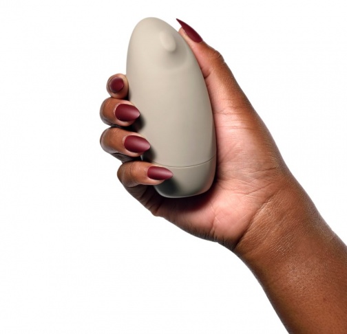 Lora DiCarlo - Carezza Clitoral Massager - Beige photo