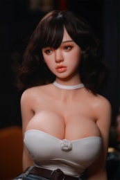Katy 歐洲真實感實體娃娃，曲線身材，超軟硅膠材質，157 cm 照片