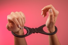 XX-Dreamstoys - Sillicone Hand Cuffs - Black photo