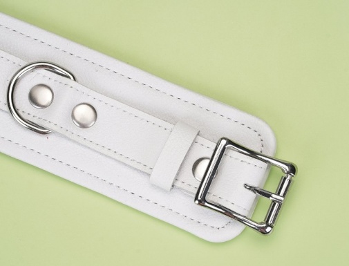 Liebe Seele - Leather Handcuffs - White photo
