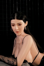 Katherine  亞洲外貌超逼真柔軟矽膠肌膚 巨乳金屬骨架性愛娃娃 165 cm 照片