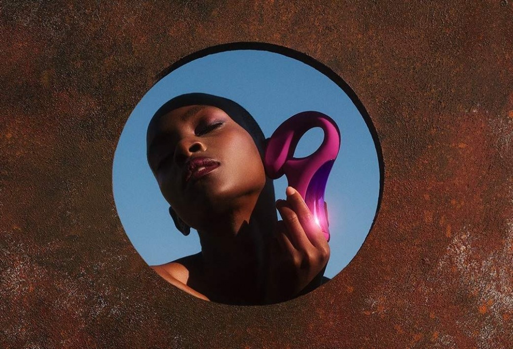 ENIGMA Cruise is the next-generation dual stimulation sonic ... Lelo - Enigma Cruise Clitoral Stimulator - Deep Rose photo-2