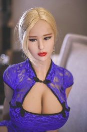 Alicia 歐洲巨乳熟女 附口交超逼真柔軟TPE性愛娃娃 153 cm  照片