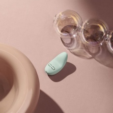 Lelo - Lily 3 陰蒂震動器 - 光綠色 照片
