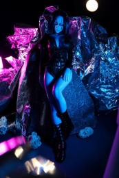 Momoko 哥特風暗黑迷你動漫妖精蘿莉 藍眼睛柔軟矽膠仿真性愛娃娃 60cm 照片